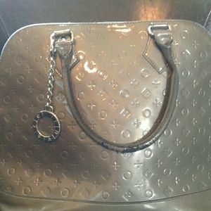 invece handbags website